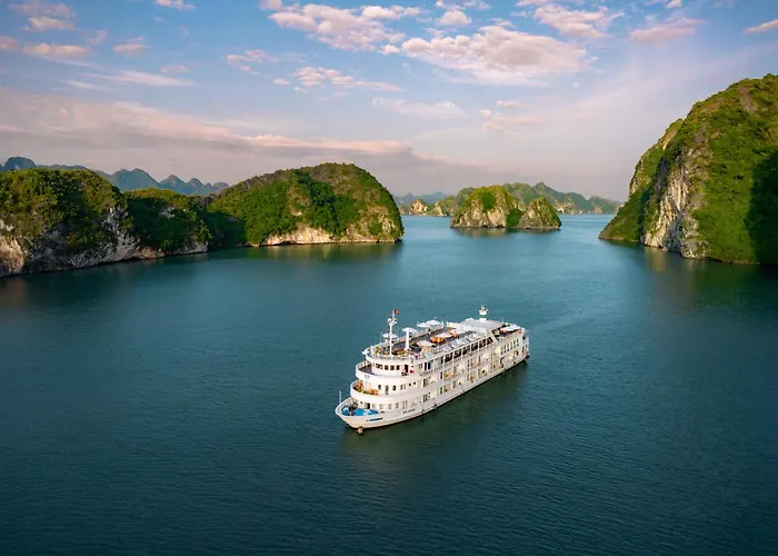 The Au Co Cruise 2 - And Lan Ha Bays Ha Long
