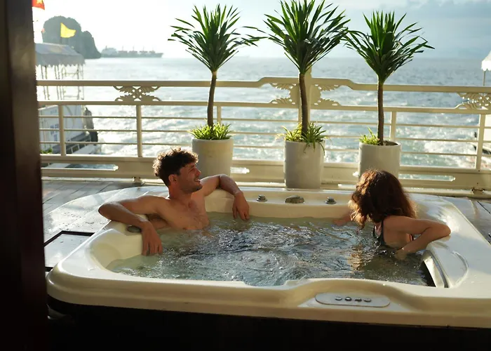 Botel The Au Co Cruise 2 - And Lan Ha Bays Ha Long