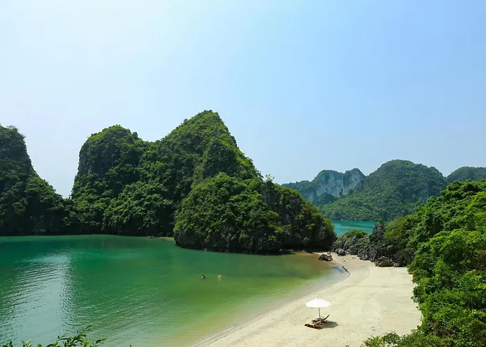 The Au Co Cruise 2 - And Lan Ha Bays
